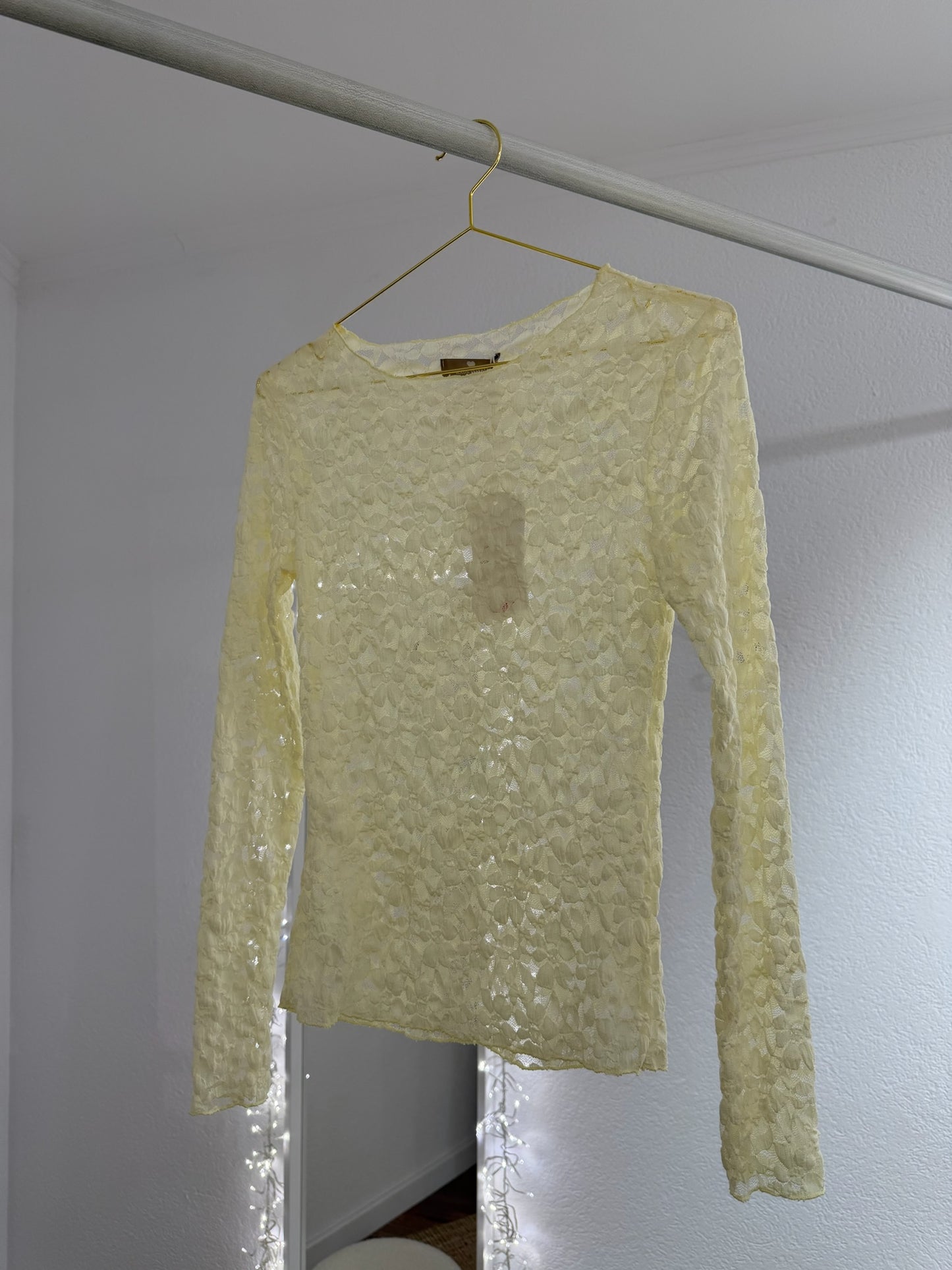 Grobes Spitzenshirt gelb