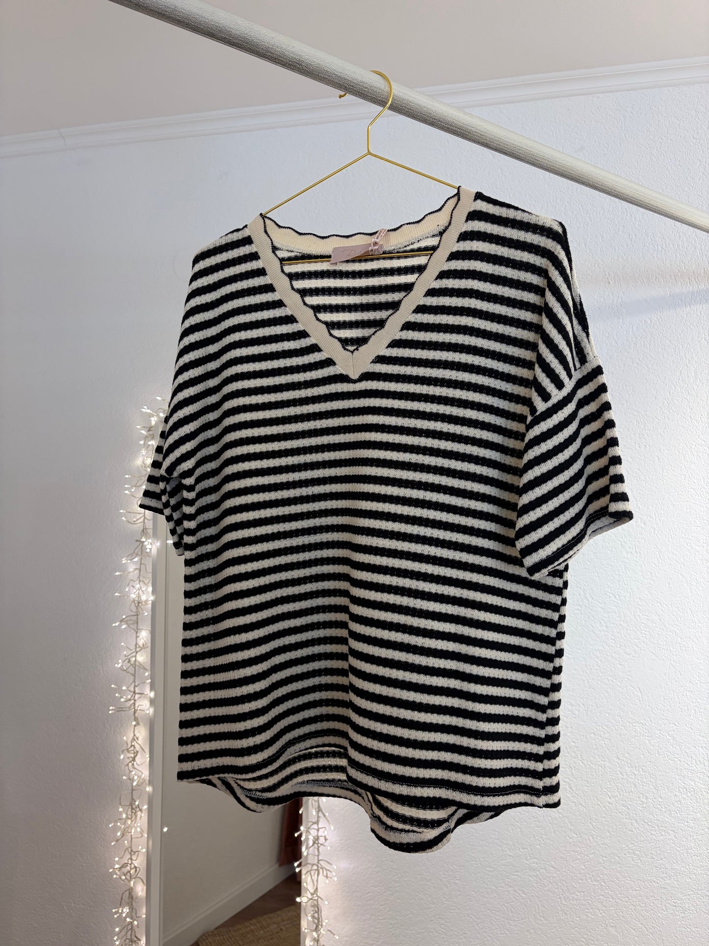 Gestreiftes V-Neck Shirt