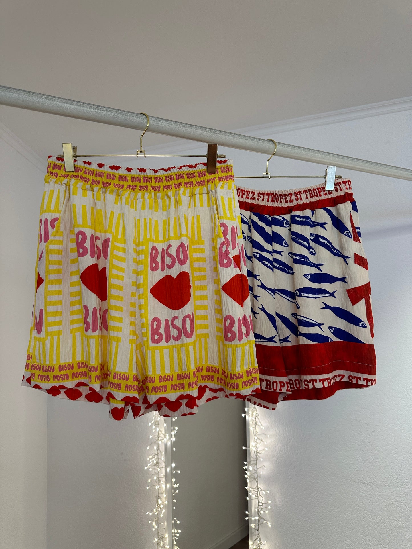 Gemusterte Shorts versch. Farben