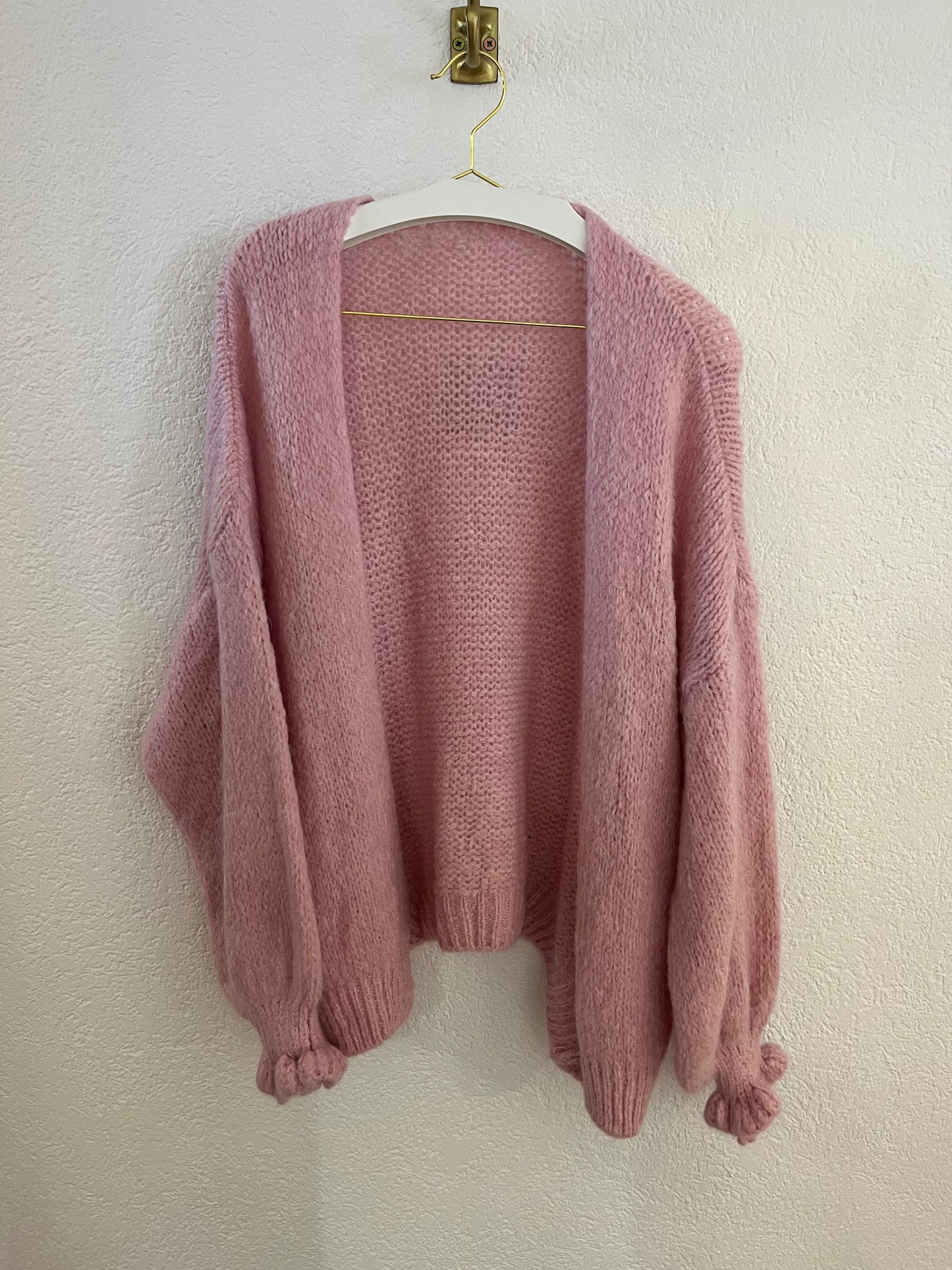 Strickjacke mit gerafften Ärmeln