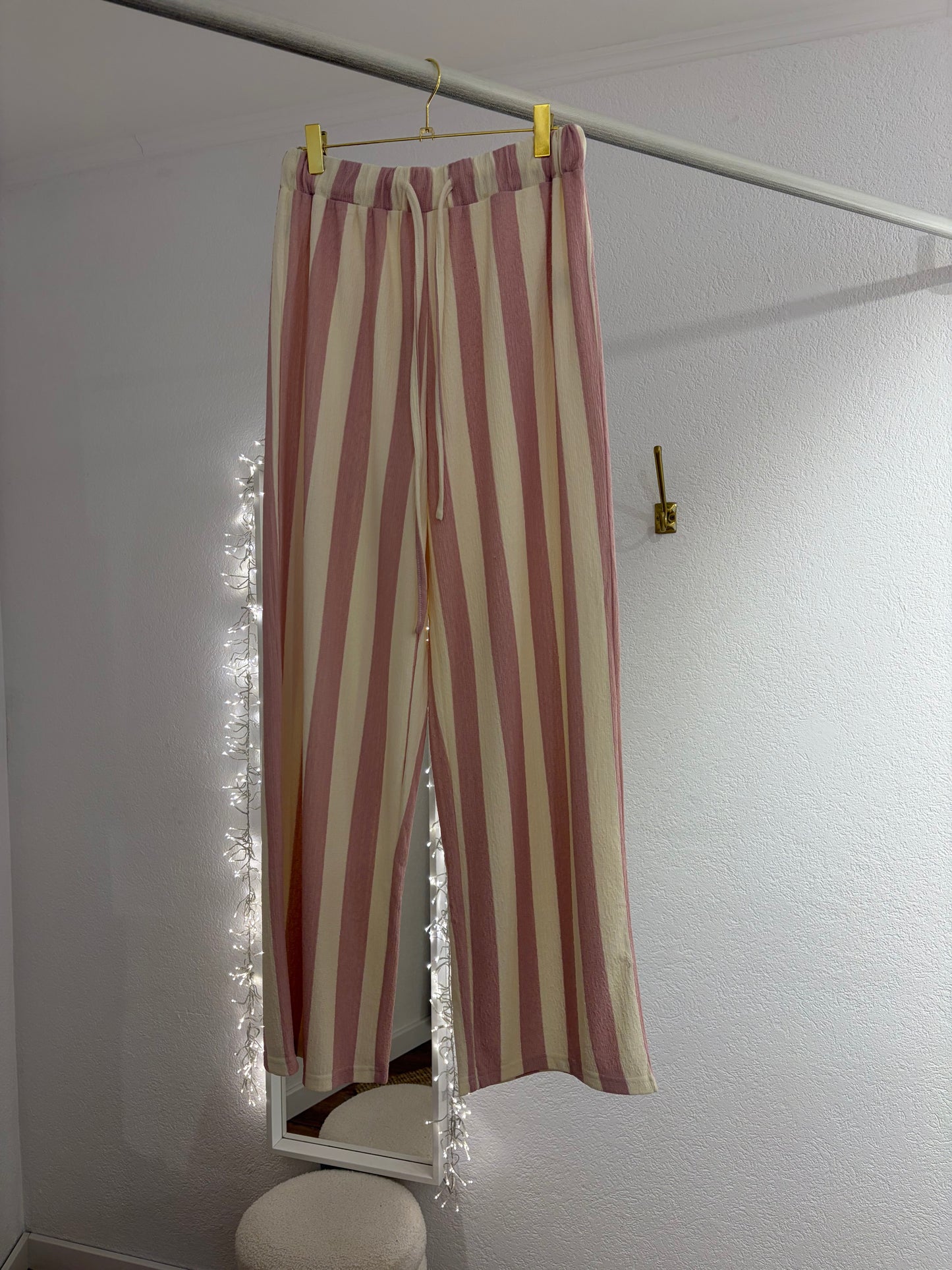 Weiche Stoffhose gestreift