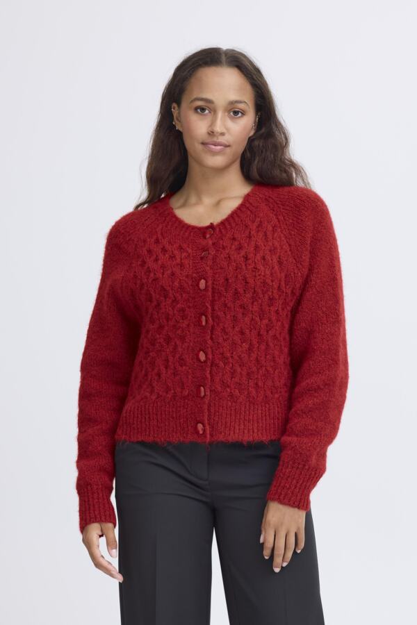 Roter Strickpulli mit Knöpfen