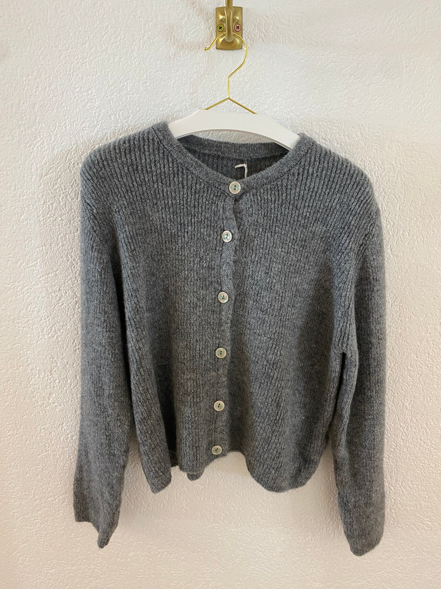 Strickjacke mit Knopfleiste in versch. Farben