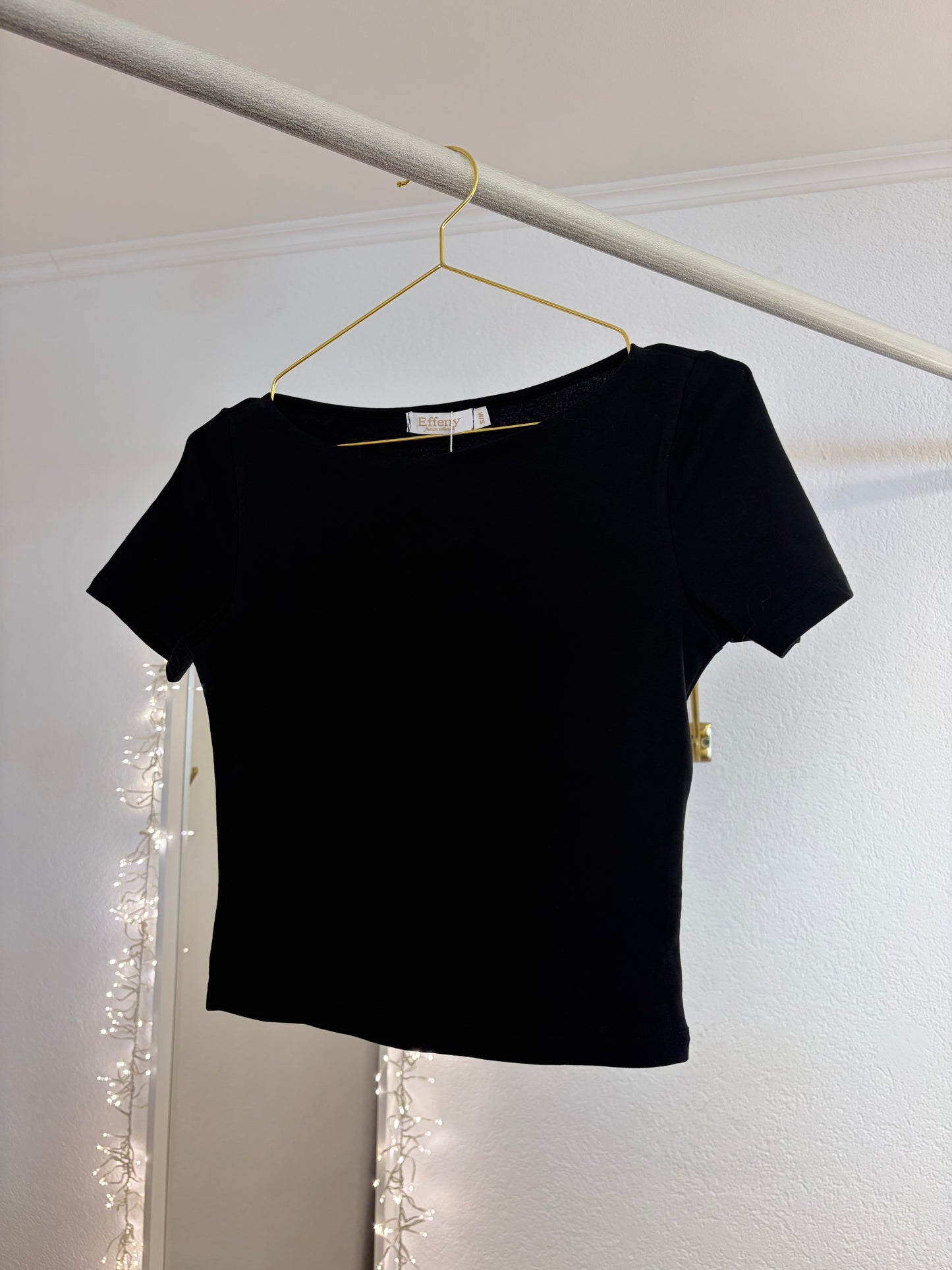 Kurzes Basic Shirt
