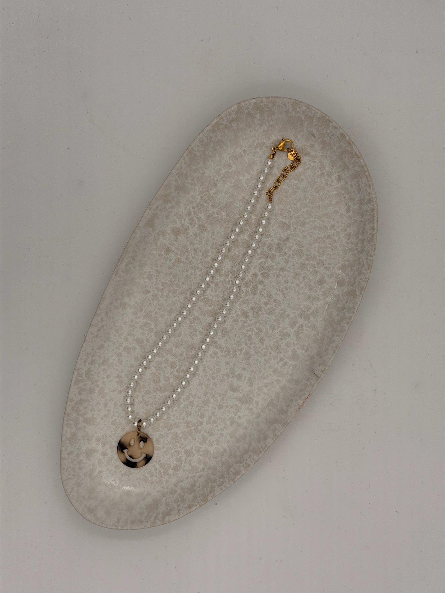 Perlenkette mit Smiley Anhänger