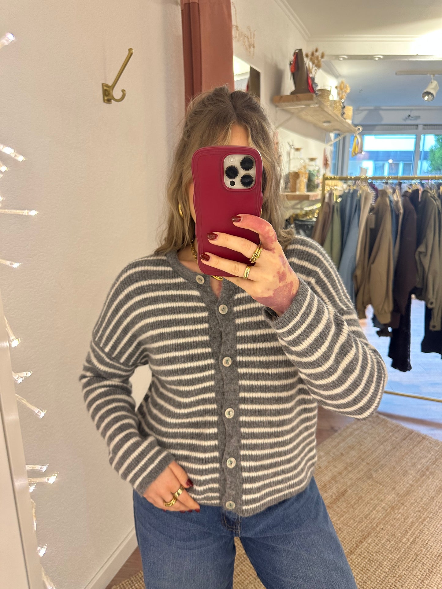 Strickjacke mit Streifen