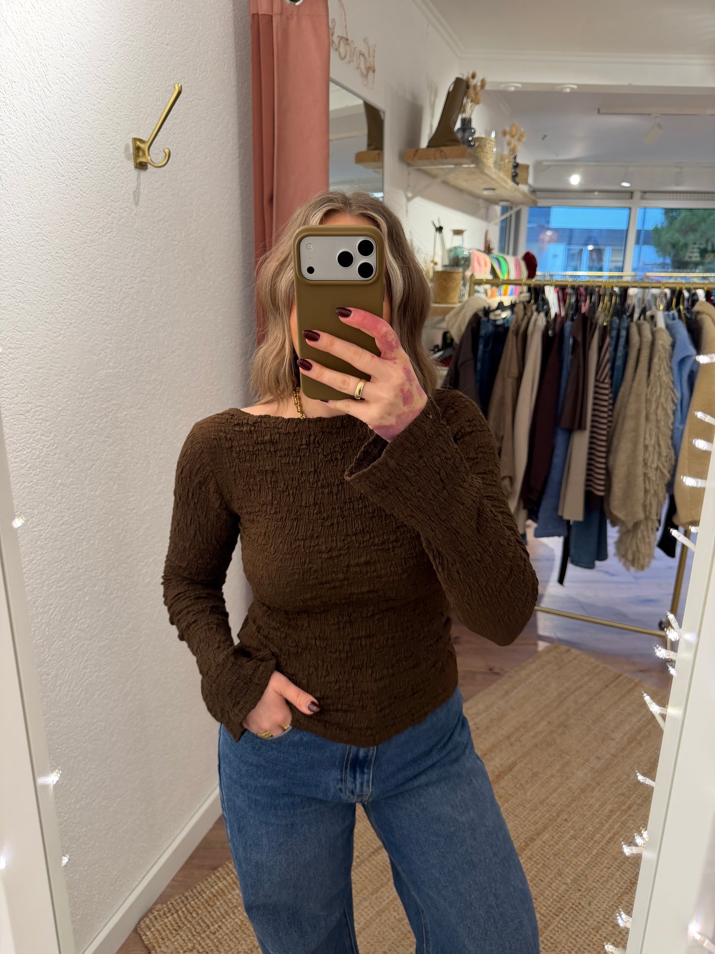 Figurbetontes Longsleeve mit Struktur