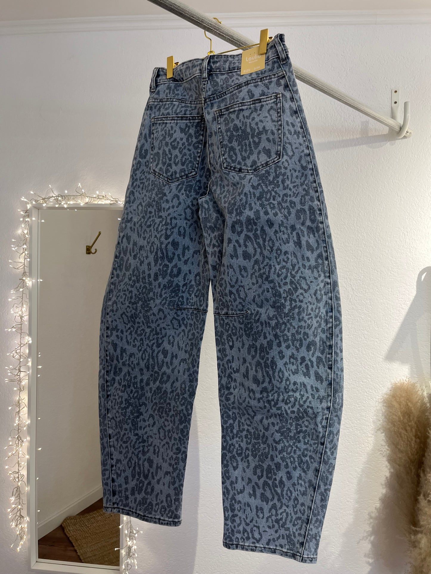Leo Jeanshose im Balloon Fit