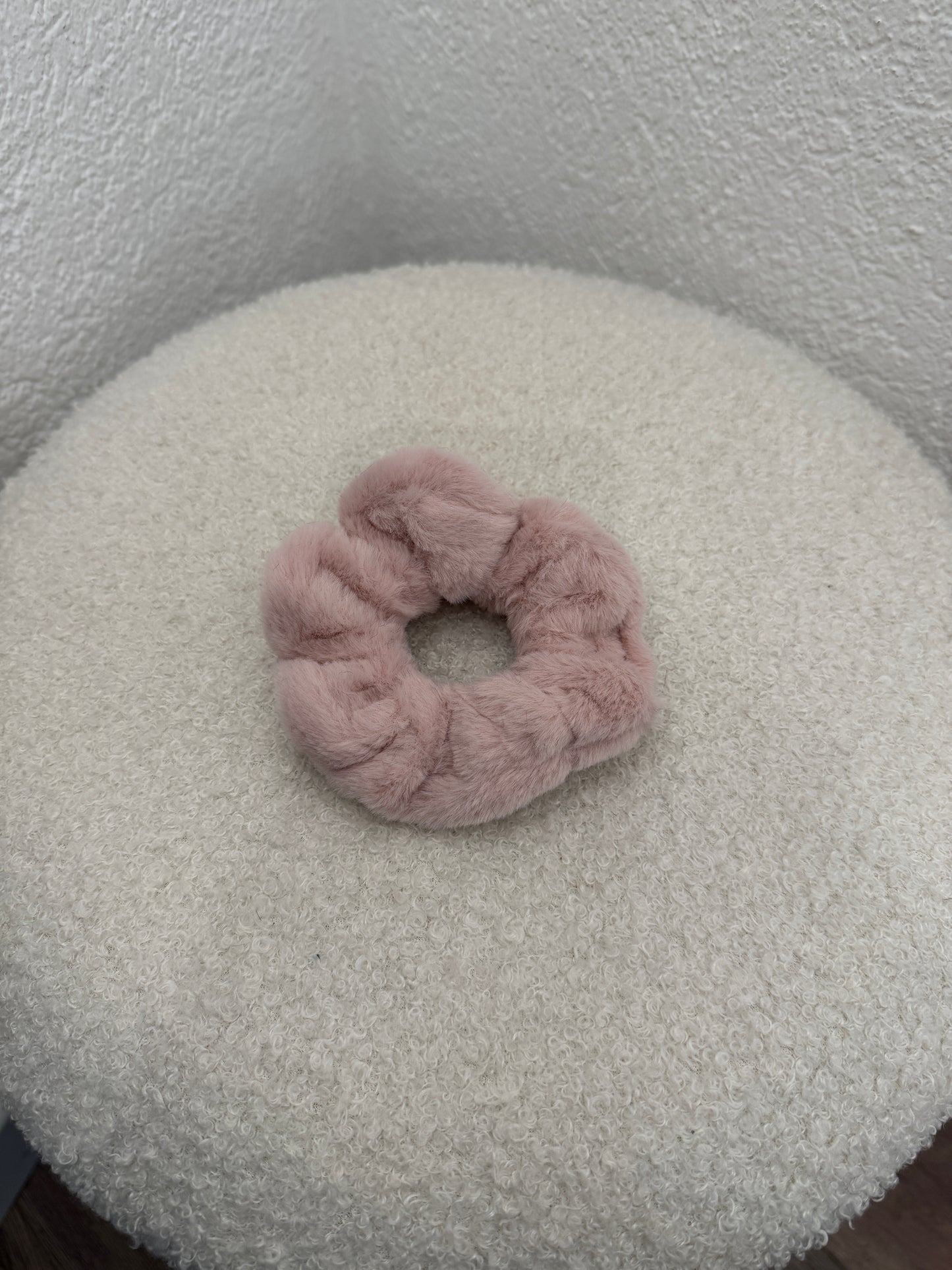 Flauschige Scrunchies versch. Farben