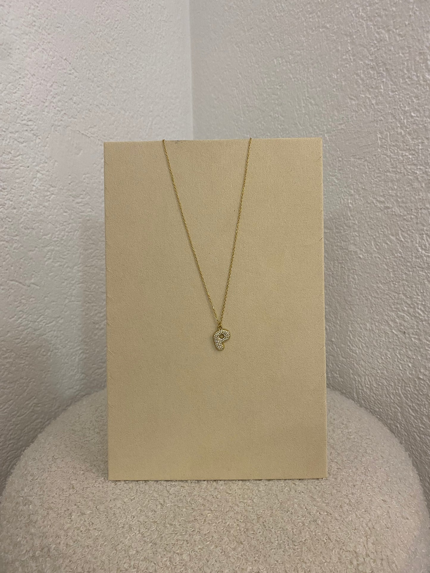 Buchstabenkette mit Glitzer