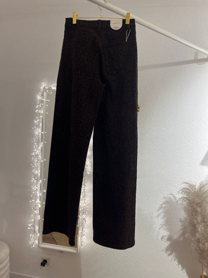 Straight Leg Leo Jeans