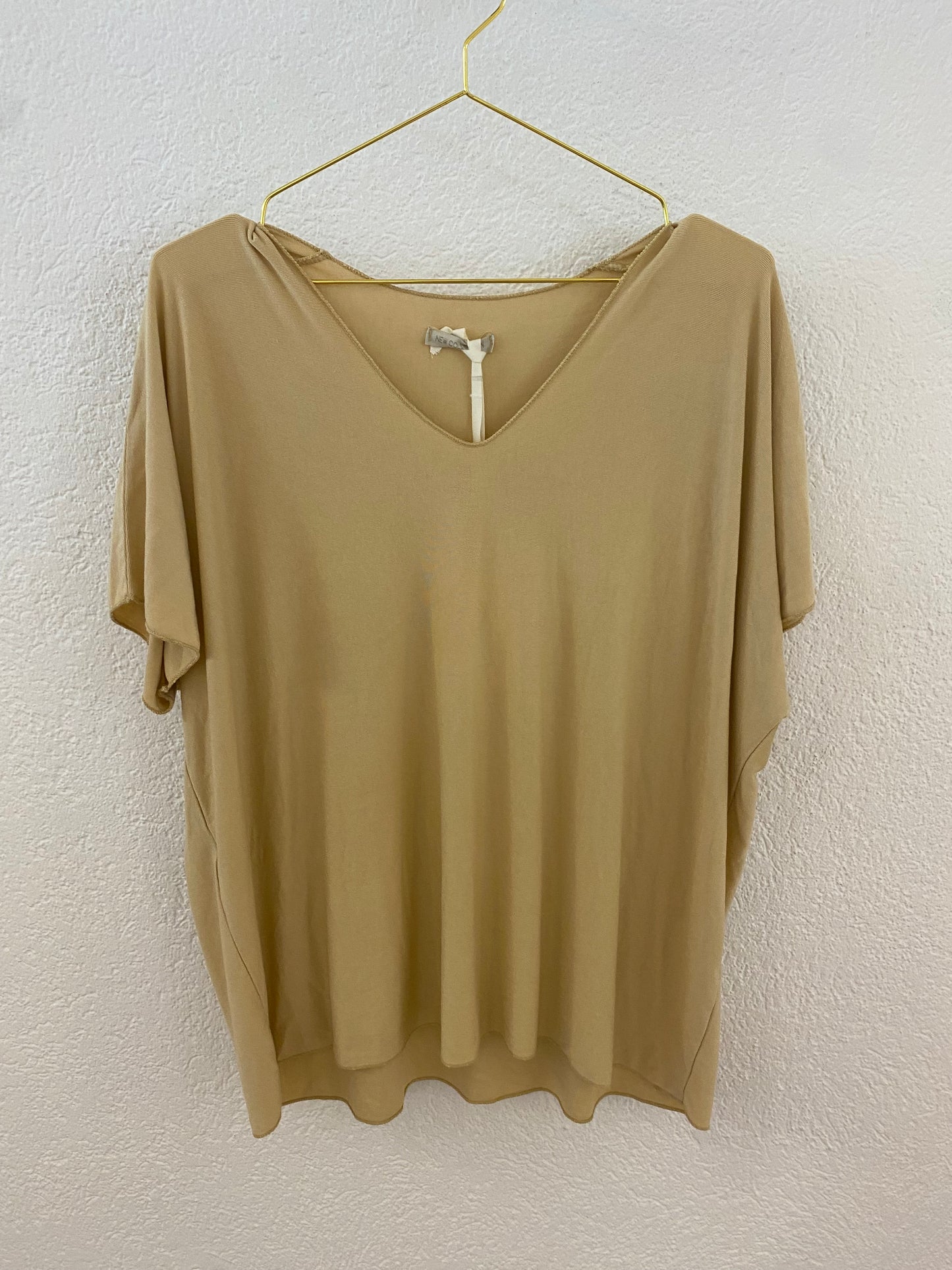 Basic T-Shirt mit V-Ausschnitt