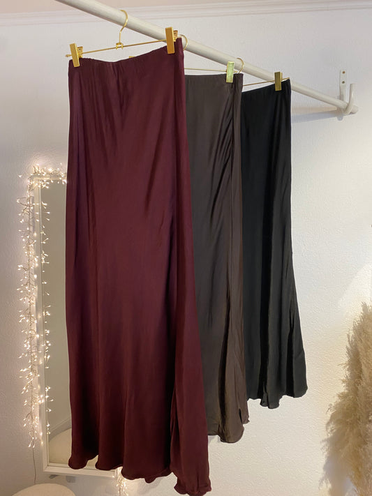 Rock in Satinoptik versch. Farben