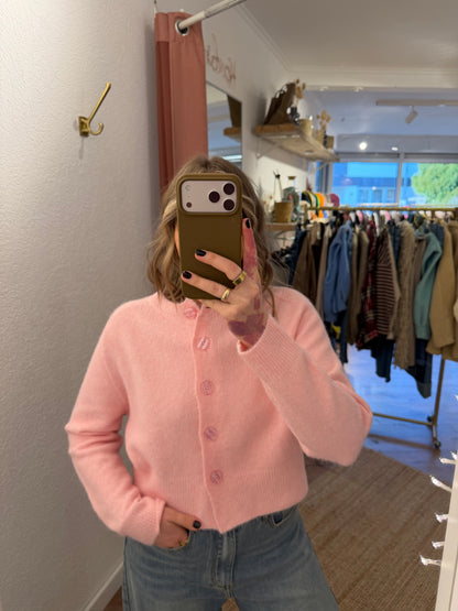 Kürzer geschnittene Cardigans versch. Farben