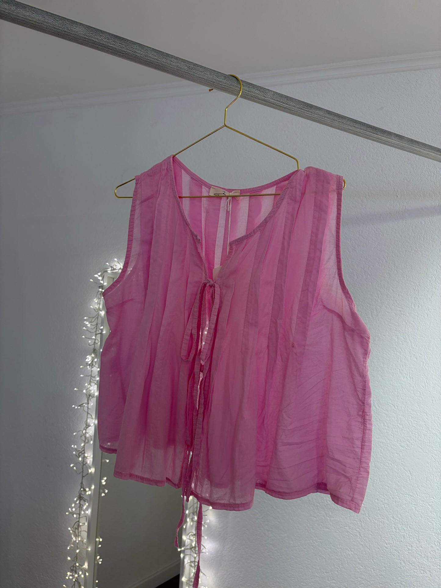 Leichte Bluse zum Knoten