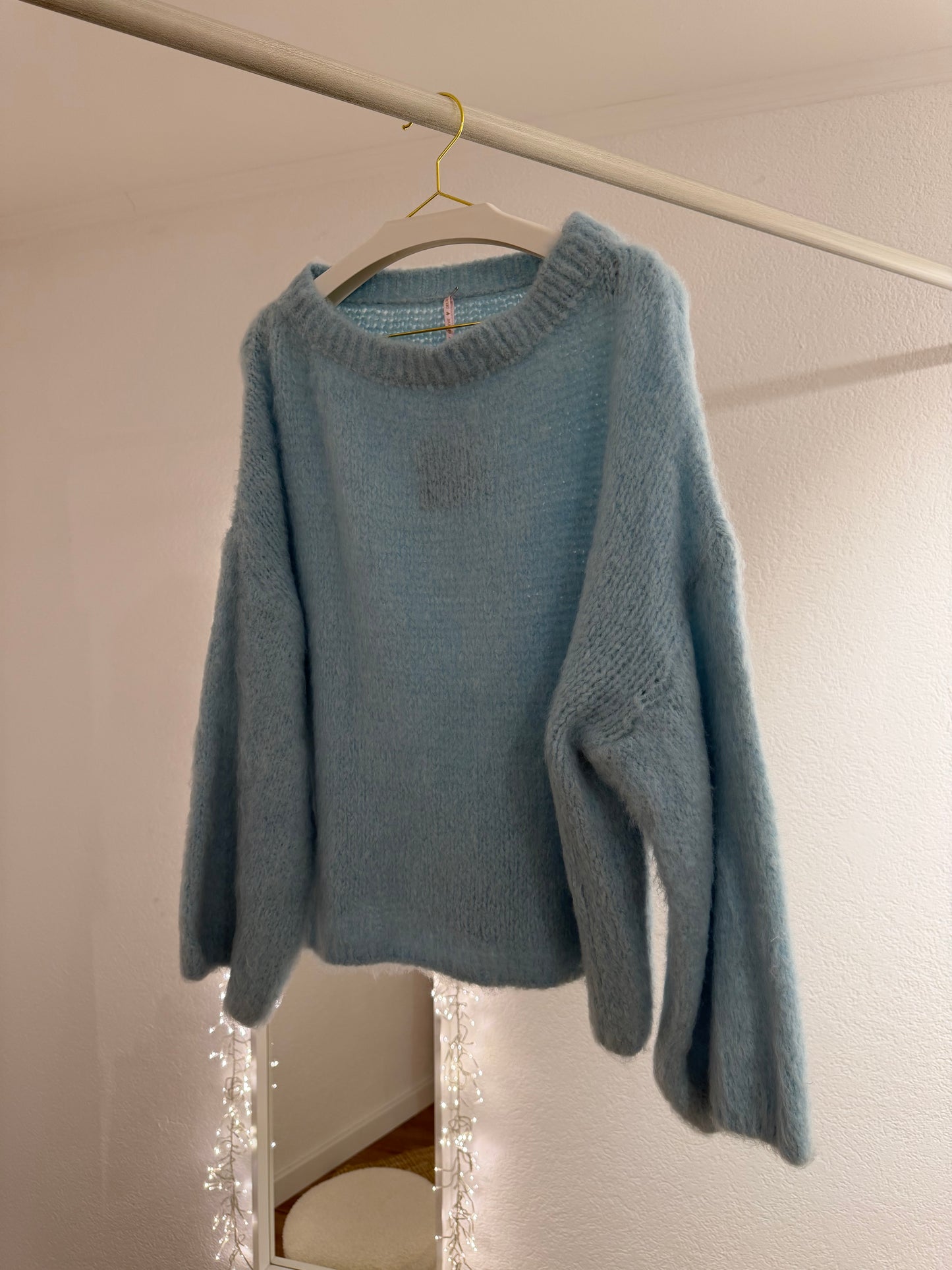 Weicher Pullover leichtem U-Boot Ausschnitt versch. Farben