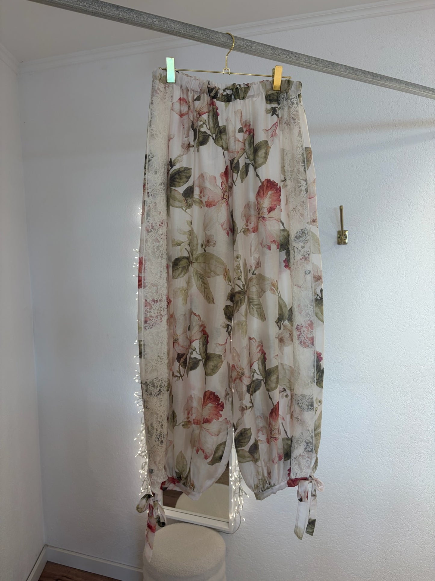 Hose mit Blumen