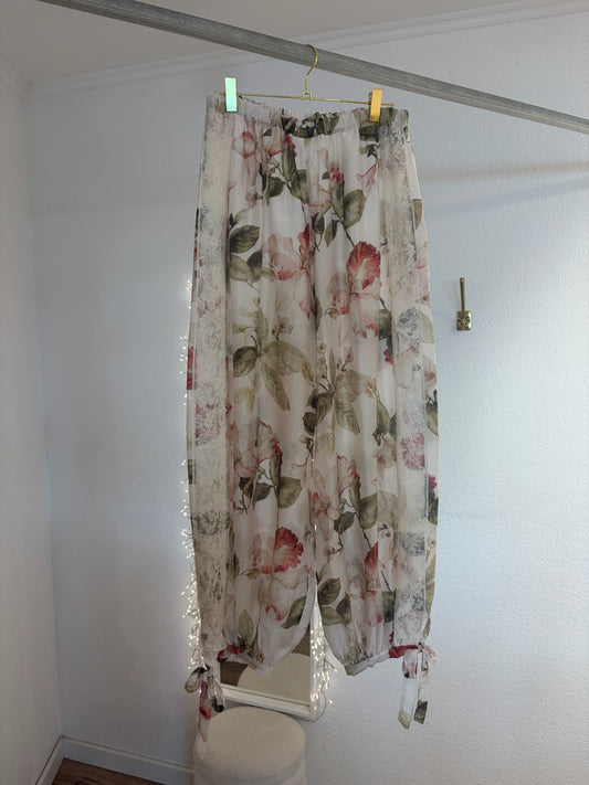 Hose mit Blumen