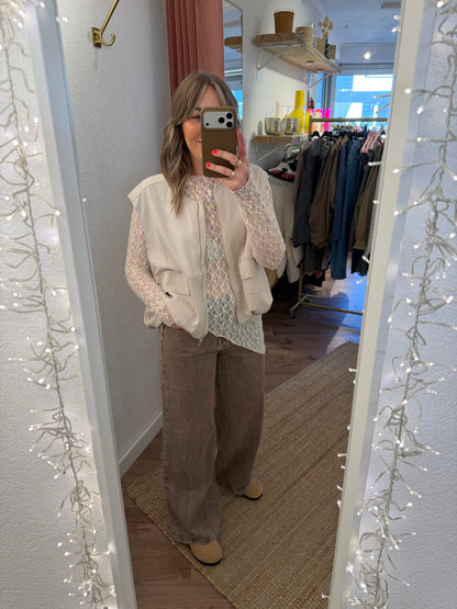 Wide-Leg Jeans taupe