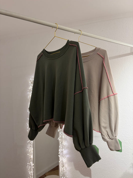 Sweater mit Kontrastnaht