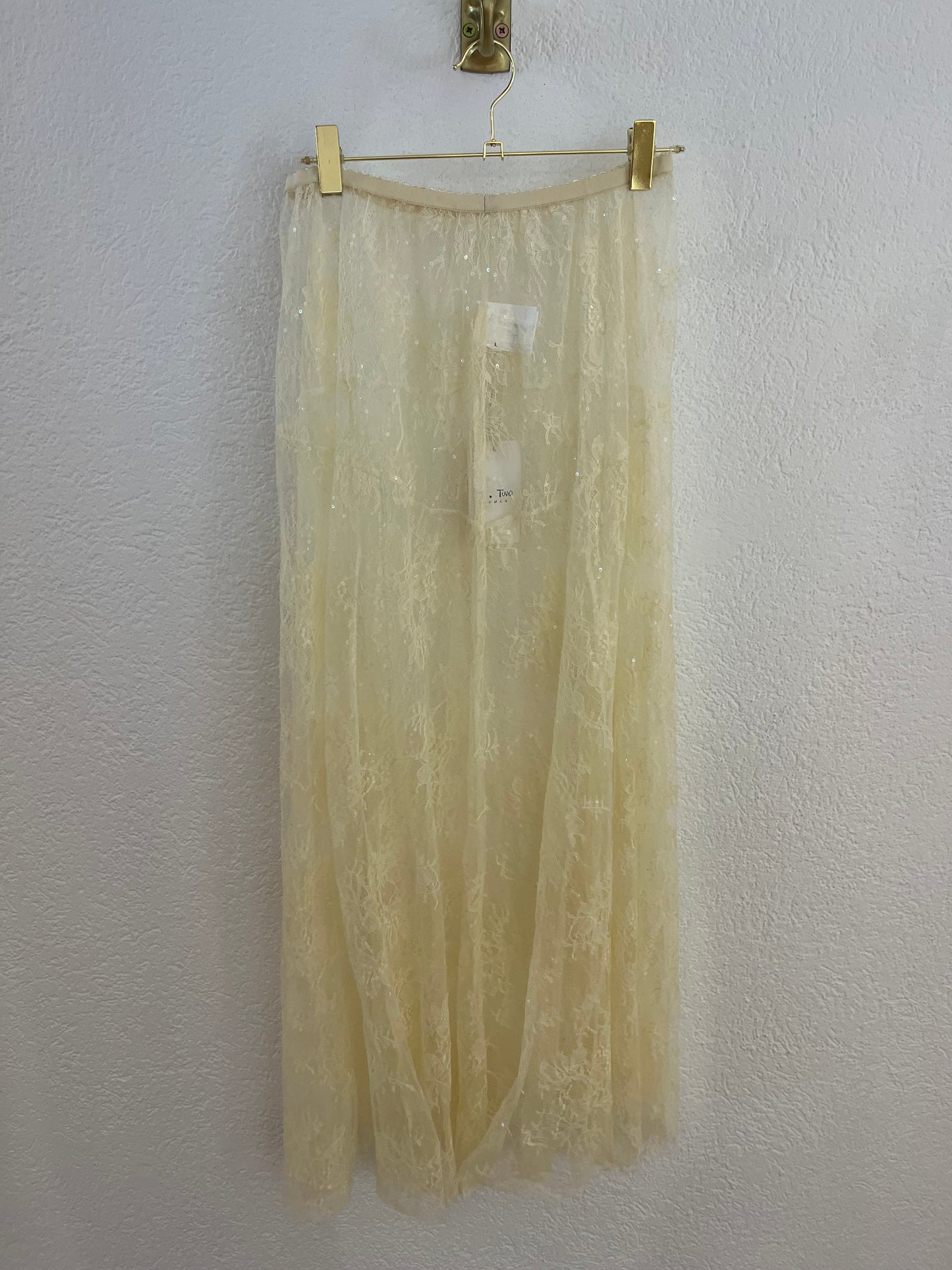 Spitzenrock mit Pailletten