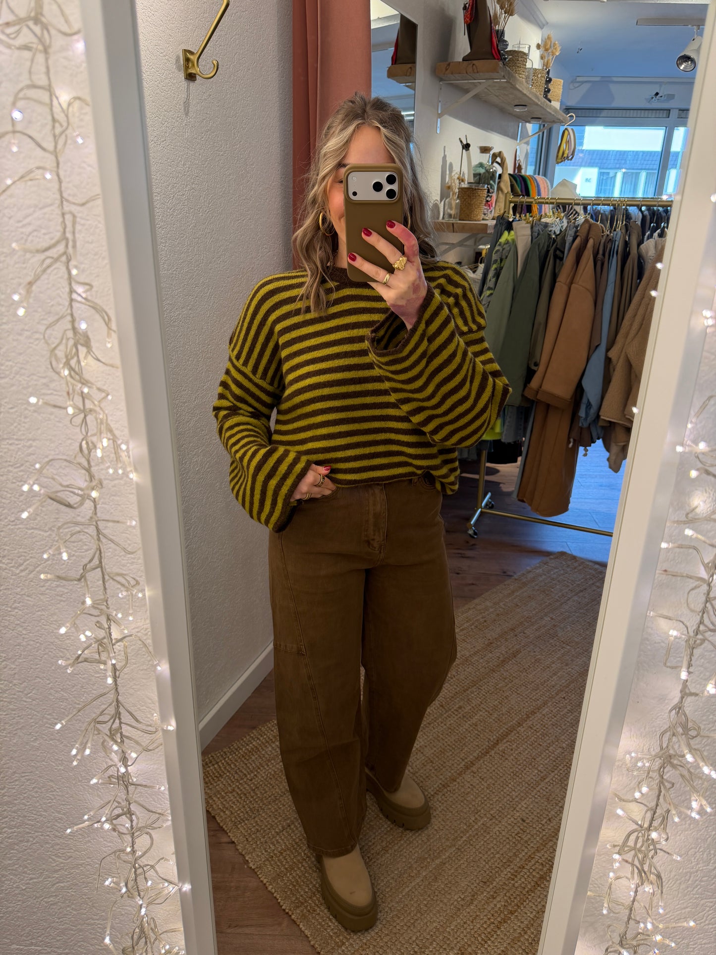 Farbige Jeans im Barrel-Fit