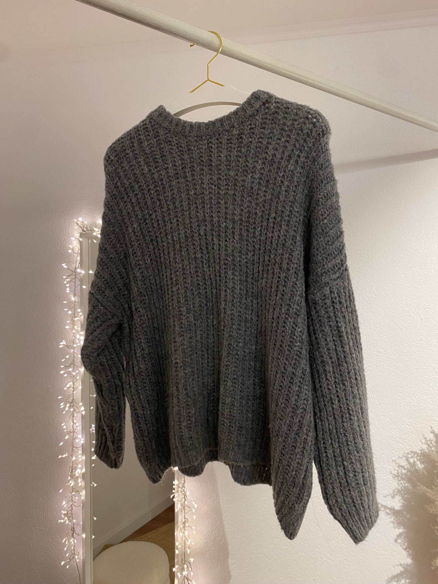 Grob gestrickter Strickpulli