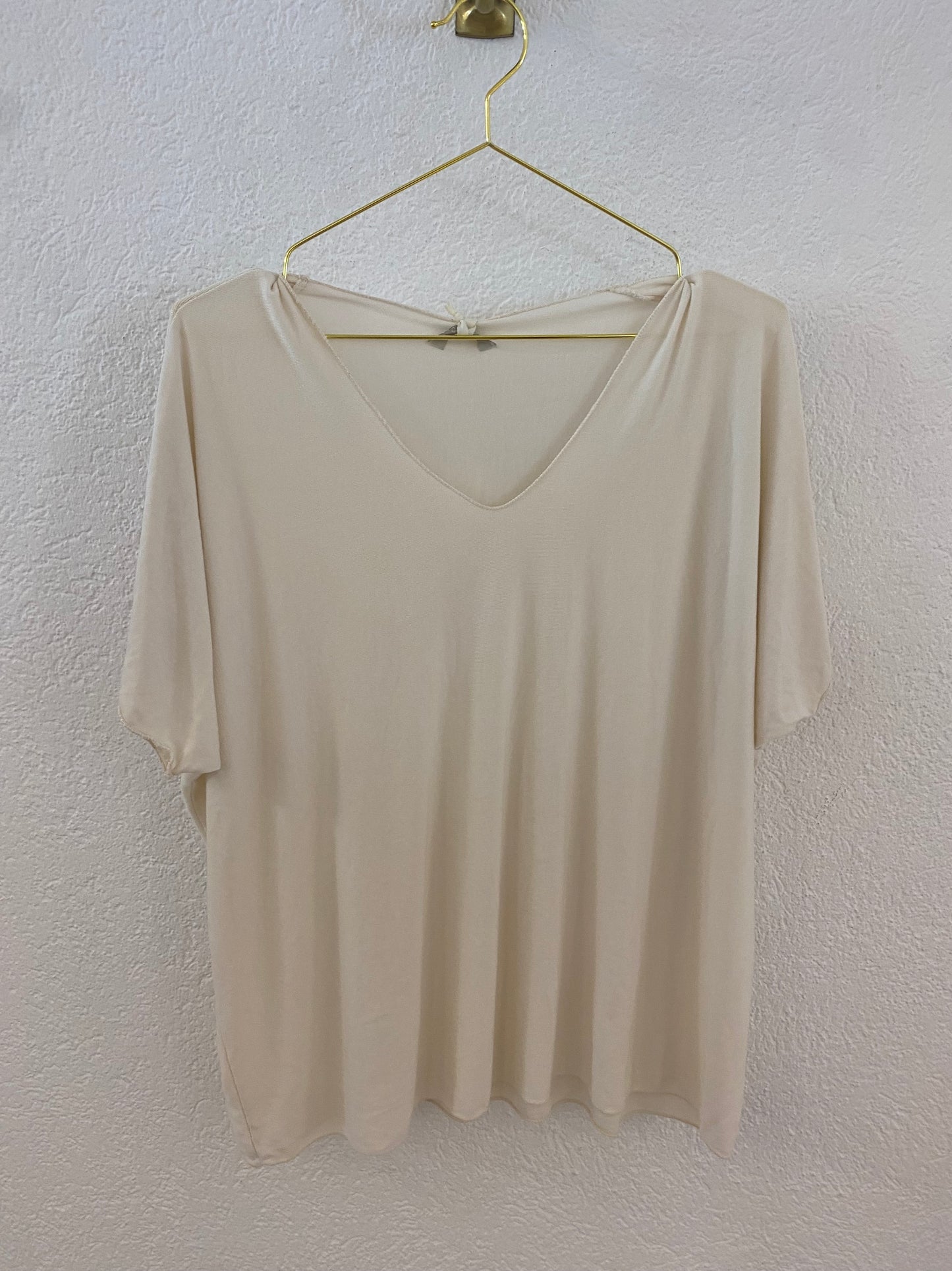 Basic T-Shirt mit V-Ausschnitt