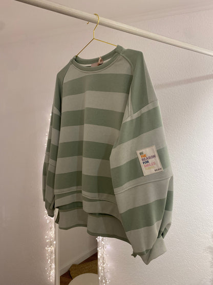 Gestreiftes Sweatshirt in versch. Farben