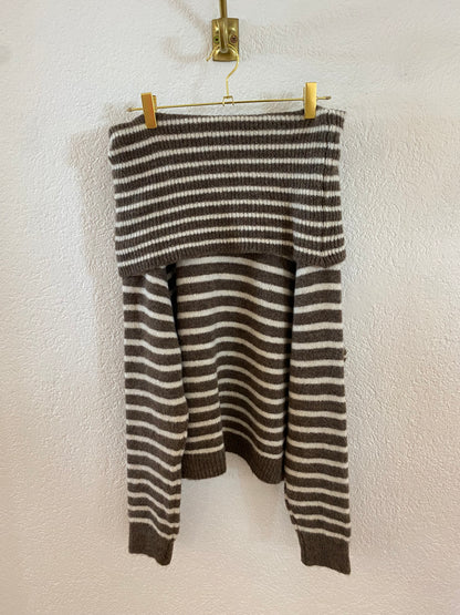Gestreifter Off-Shoulder Strickpulli