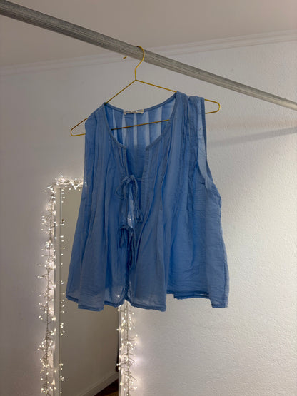 Leichte Bluse zum Knoten