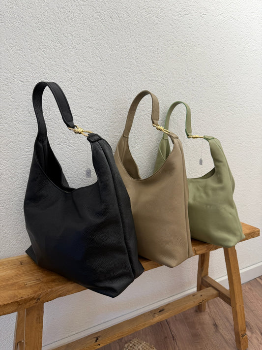 Große Echtledertasche mit Golddetail
