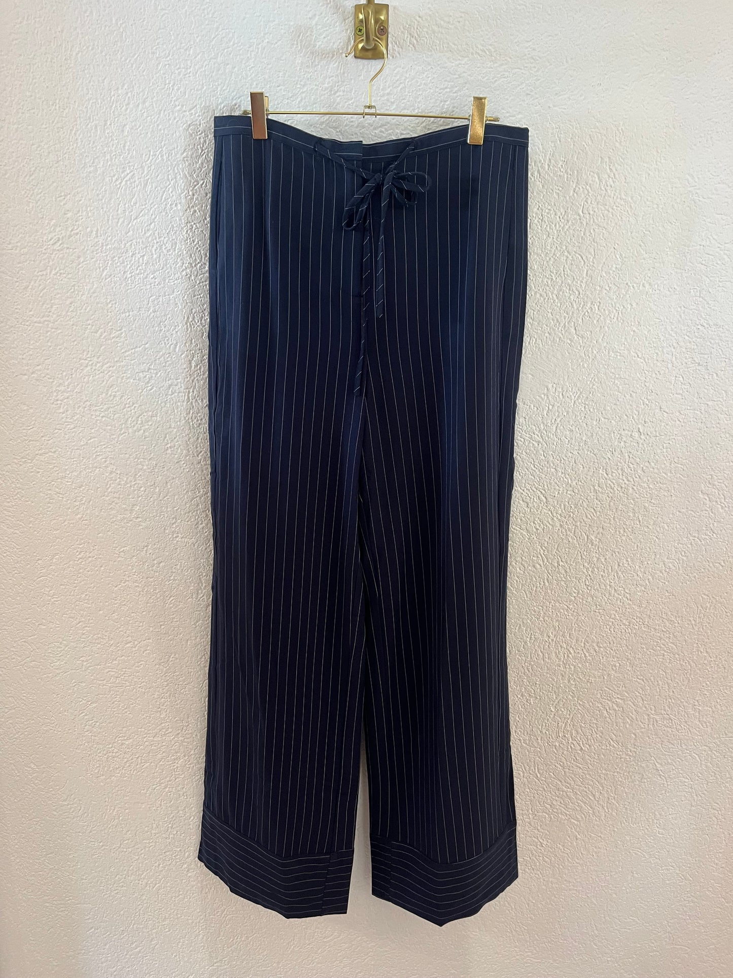 Gestreifte Stoffhose