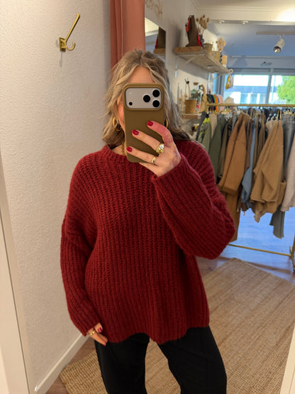 Grob gestrickter Strickpulli