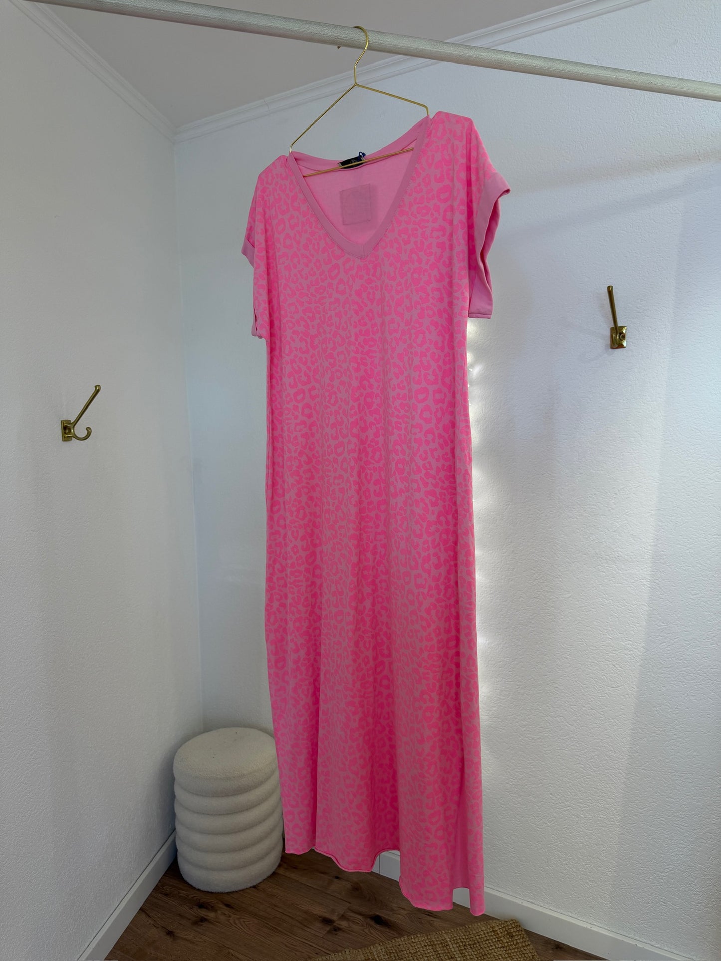 Leo Kleid mit V-Ausschnitt versch. Farben