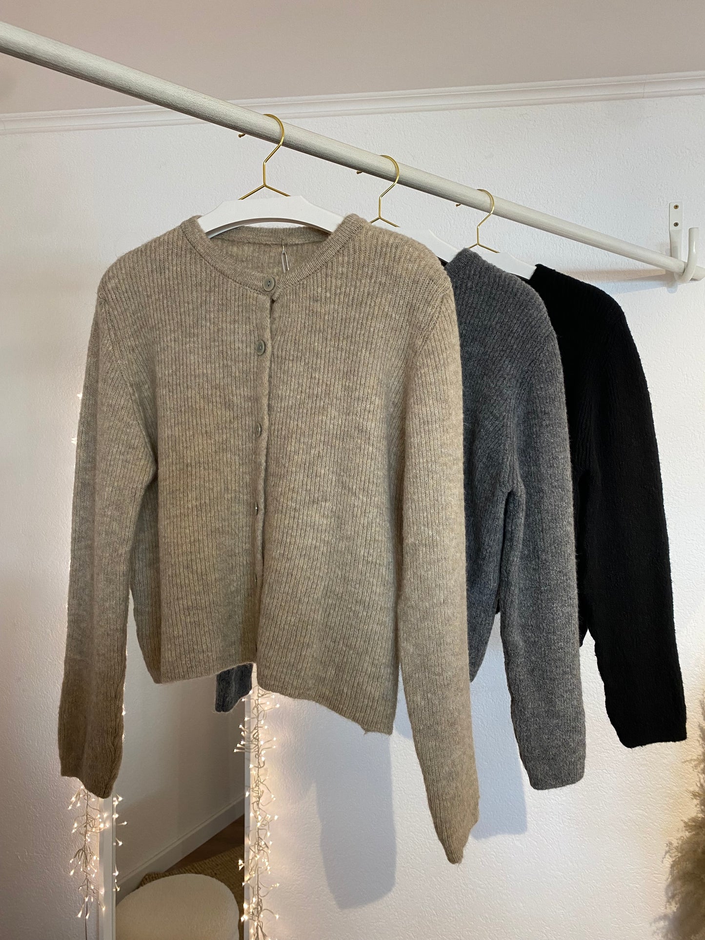 Strickjacke mit Knopfleiste in versch.  Farben