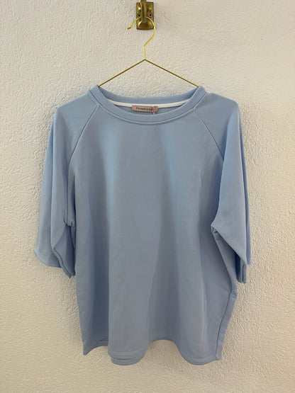 T-Shirt mit ausgefransten Ärmeln versch. Farben