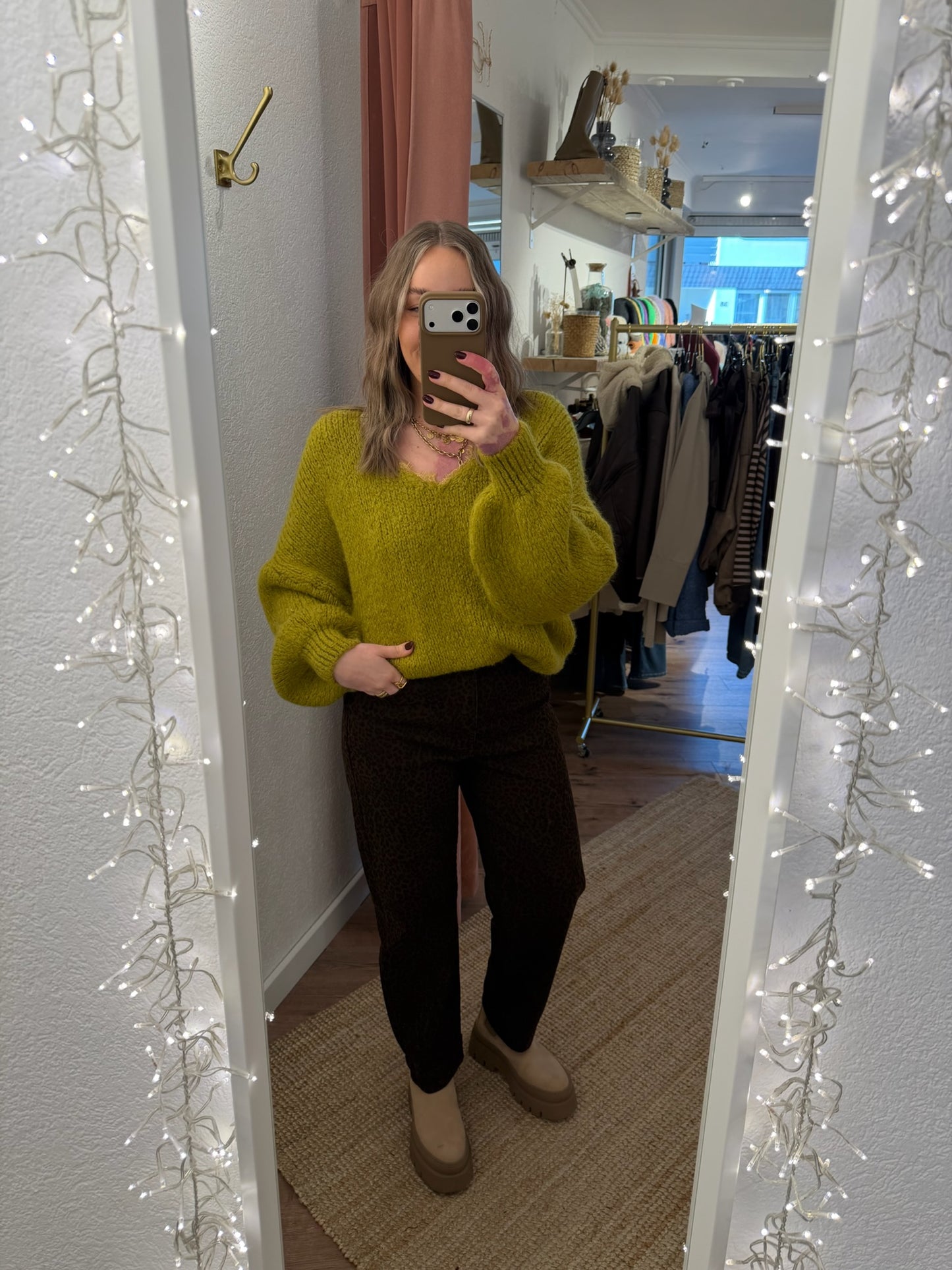 Momjeans mit Leoprint