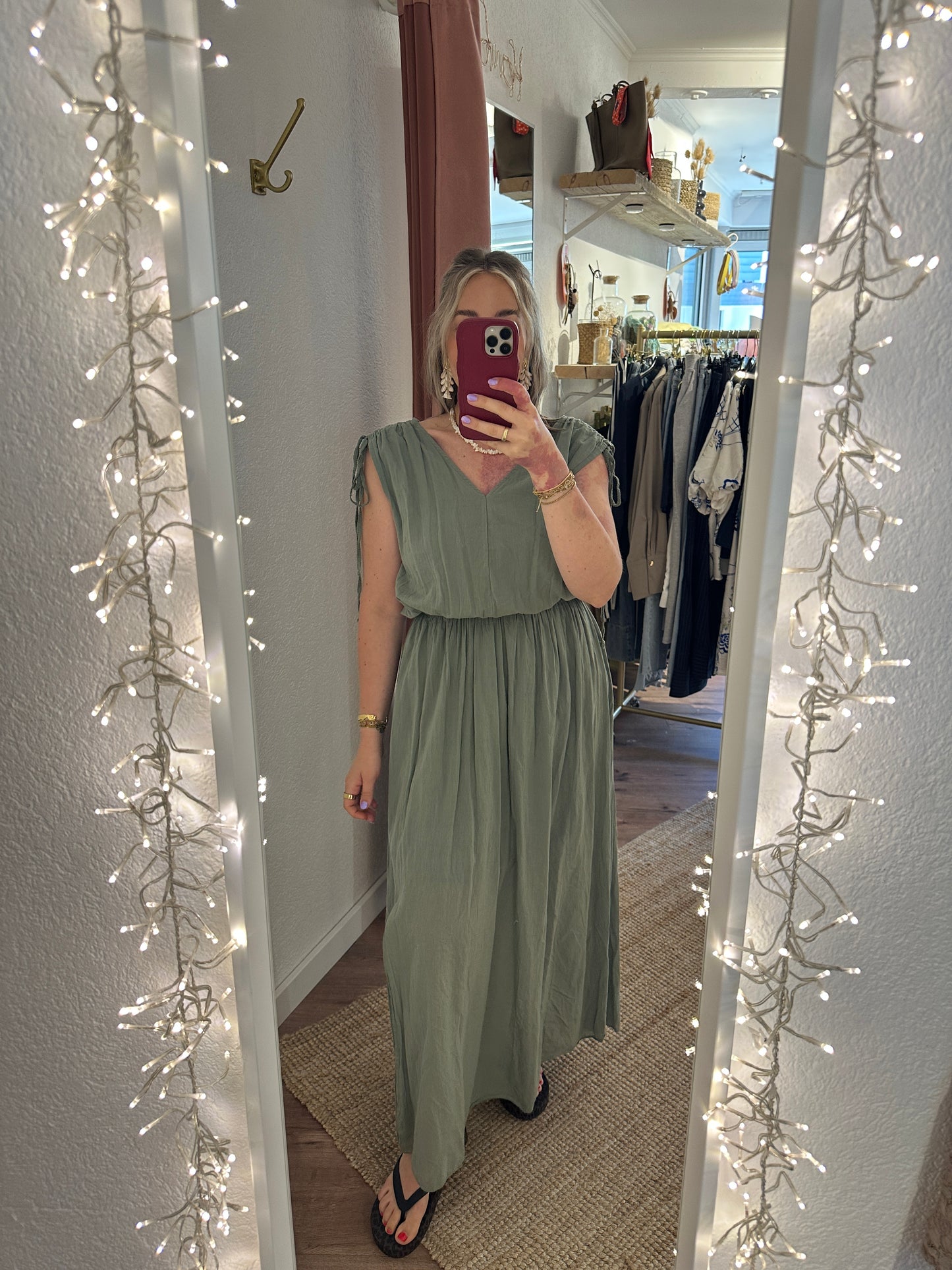 Kleid mit Cut Outs versch. Farben