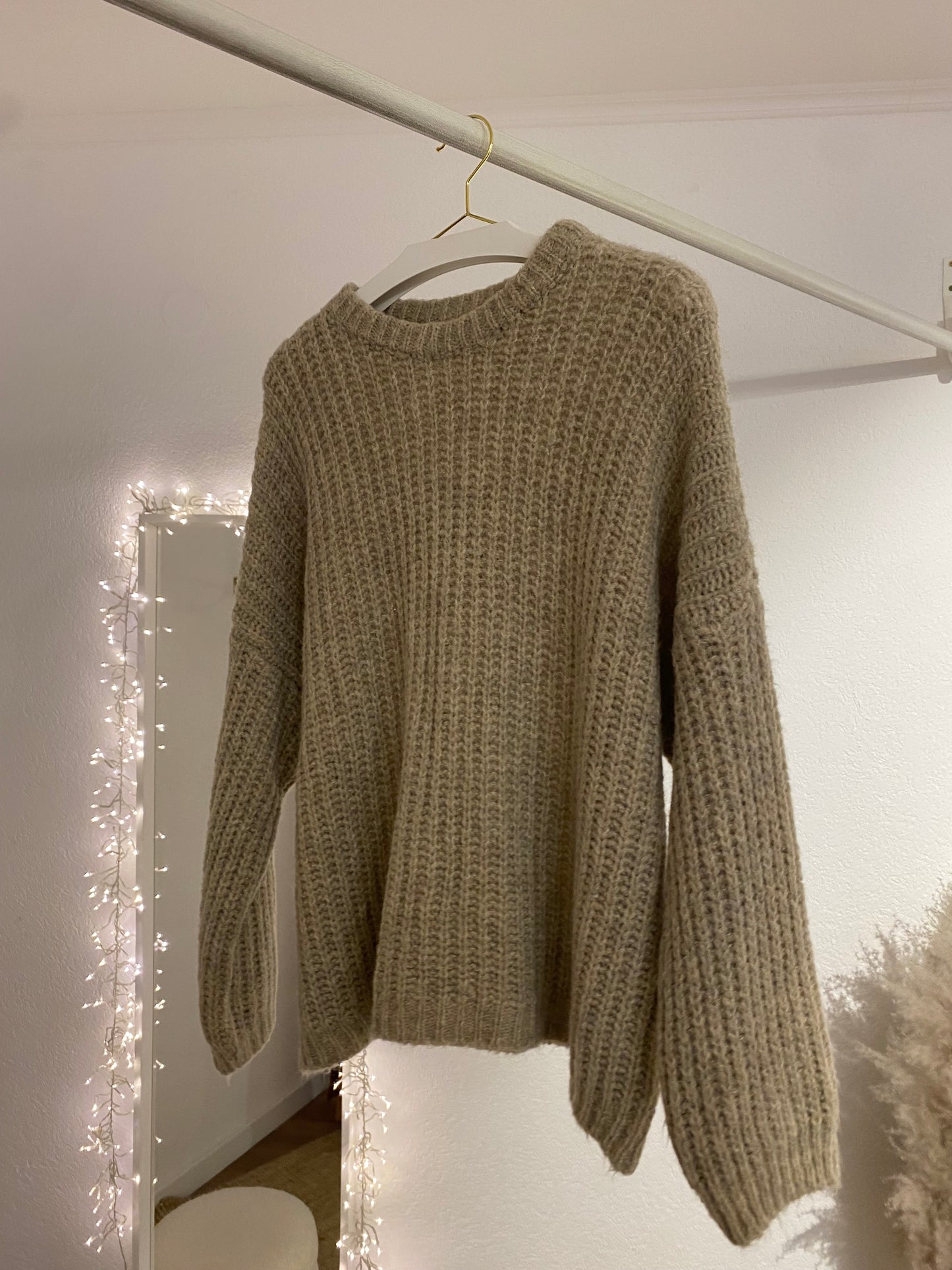 Grob gestrickter Strickpulli