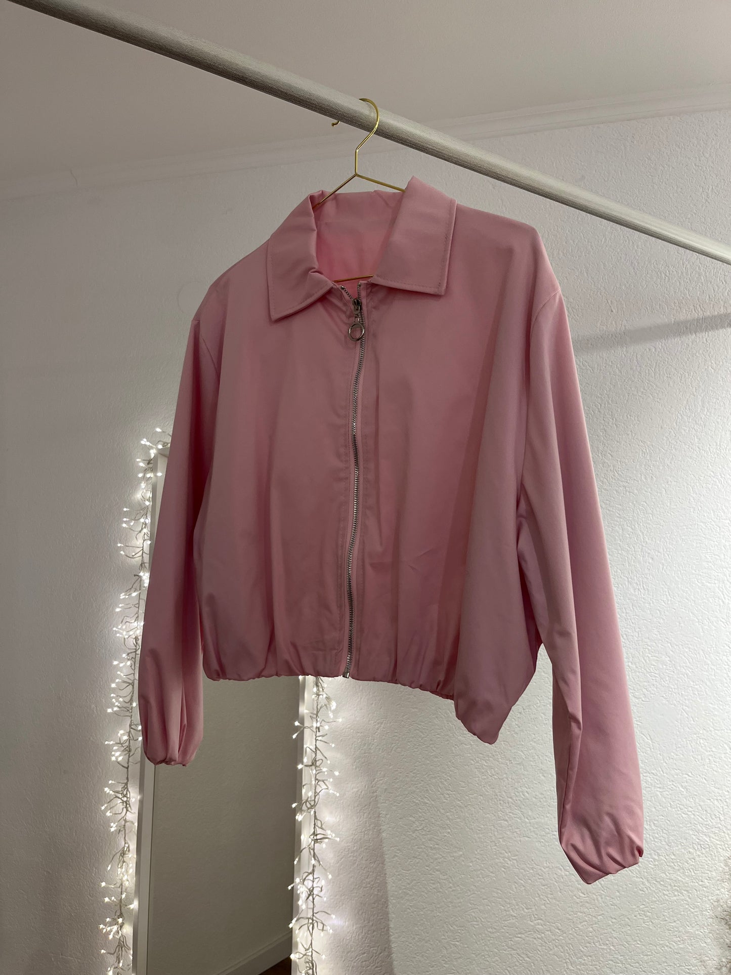Rosane Jacke im Bomberstil