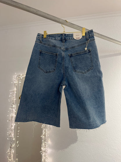 Bermuda Blue Jeans