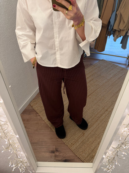 Stoffhose mit Nadelstreifen