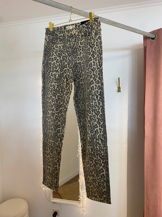 Leo Mom Jeans