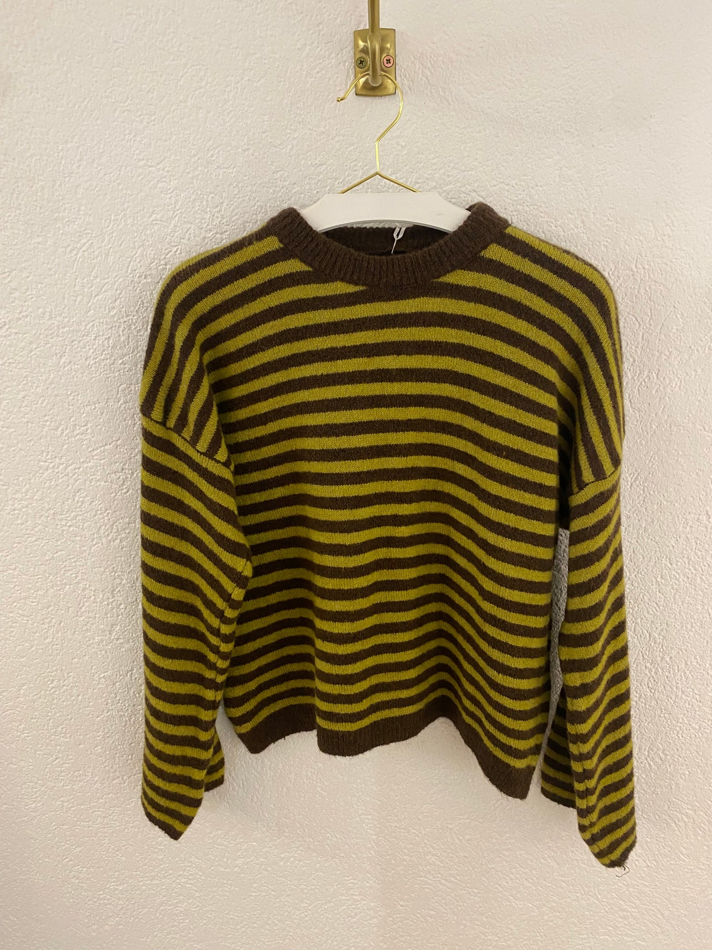 Feiner Strickpulli gestreift