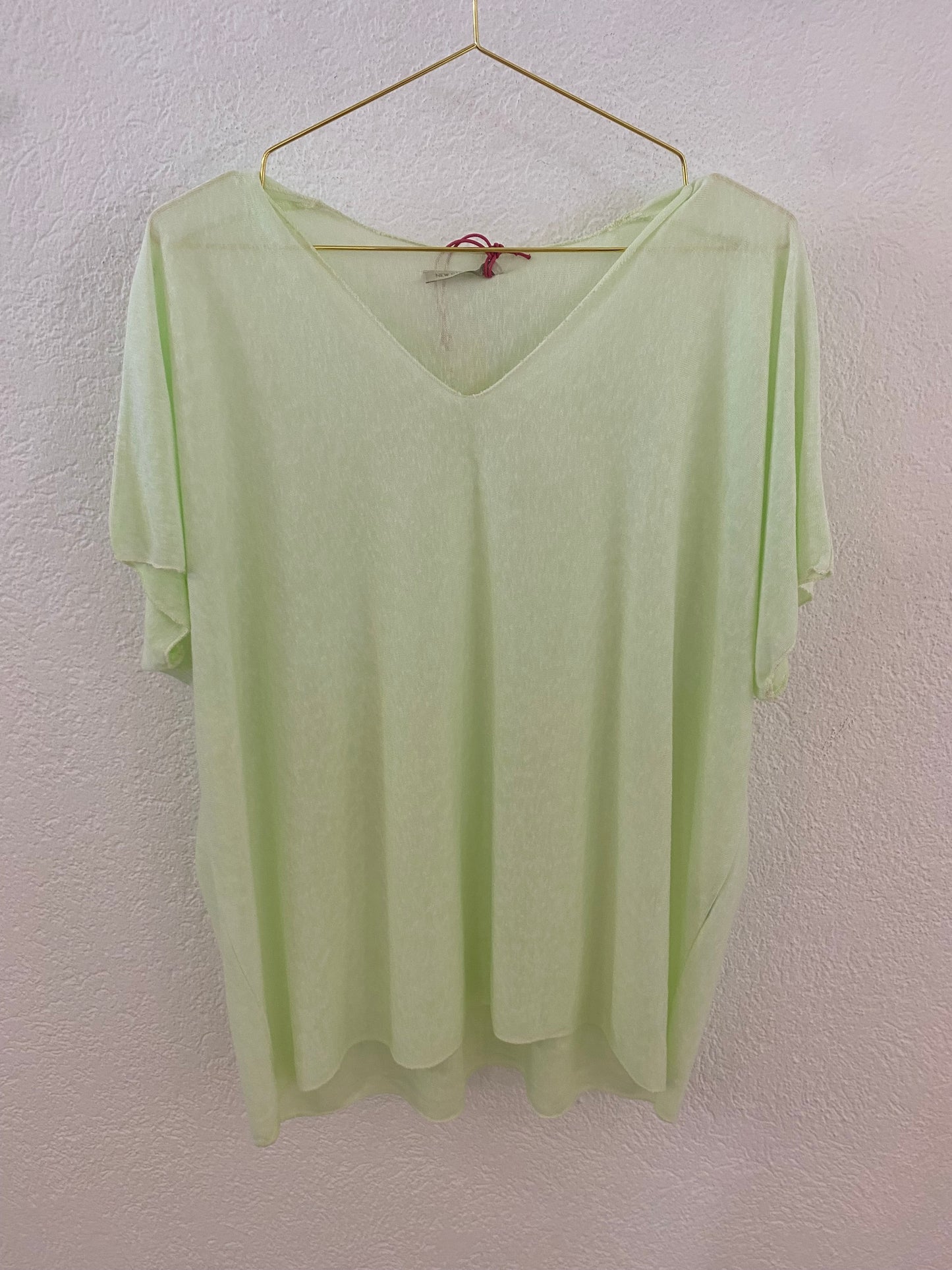 Basic T-Shirt mit V-Ausschnitt