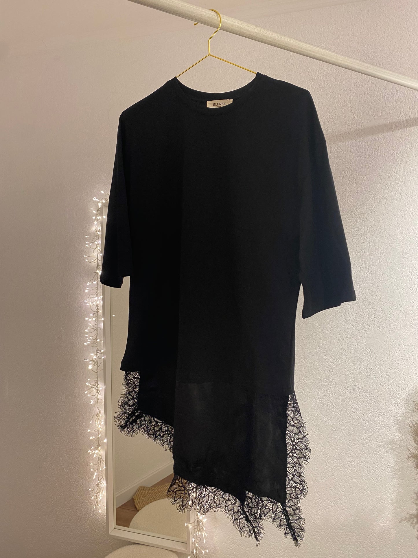 T-Shirt mit Spitzeneinsatz