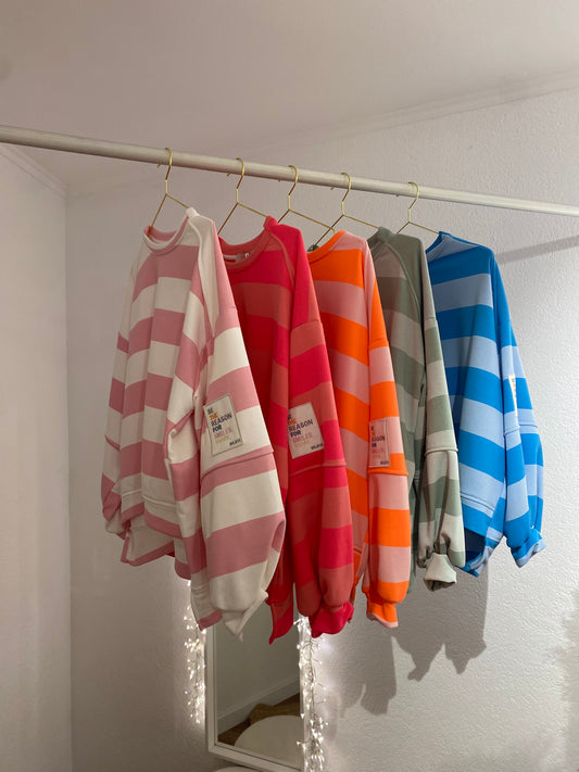 Gestreiftes Sweatshirt in versch. Farben
