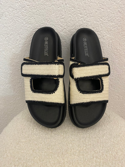 Geflochtene Schlappen