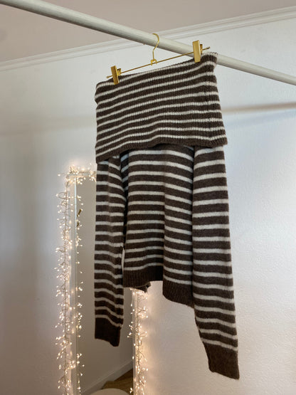 Gestreifter Off-Shoulder Strickpulli